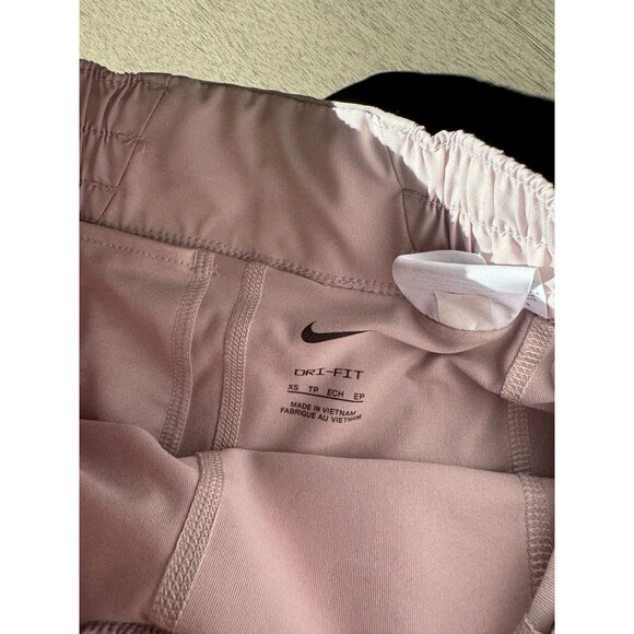 Nike Women's Dri-FIT One High-Rise 2-In-1 Shorts 3 In - Picture 4 of 9